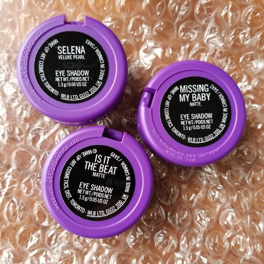Selena MAC Collection - Picture 2 of 7